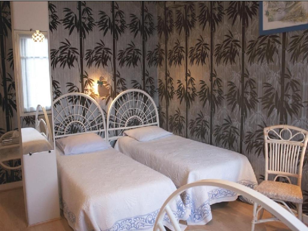 Logis Hotel Les Tilleuls Saint-Cirgues-de-Jordanne Room photo